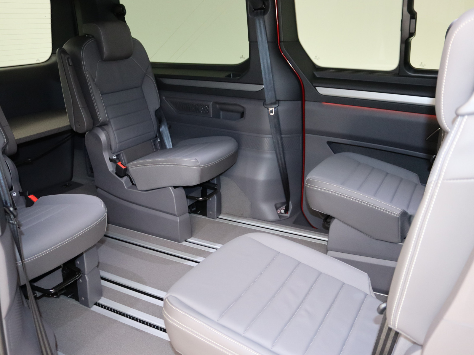 VW T7 Multivan Life 1,5 l 130 kW eHybrid VW T7 Multivan Life 1,5 l 130 kW eHybrid