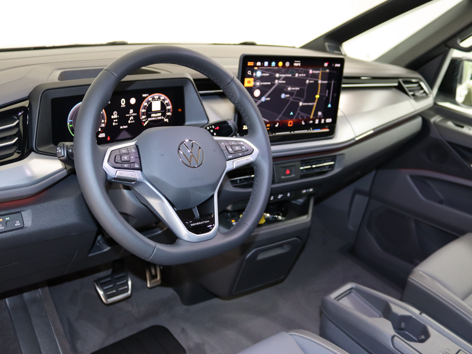 VW T7 Multivan Life 1,5 l 130 kW eHybrid VW T7 Multivan Life 1,5 l 130 kW eHybrid