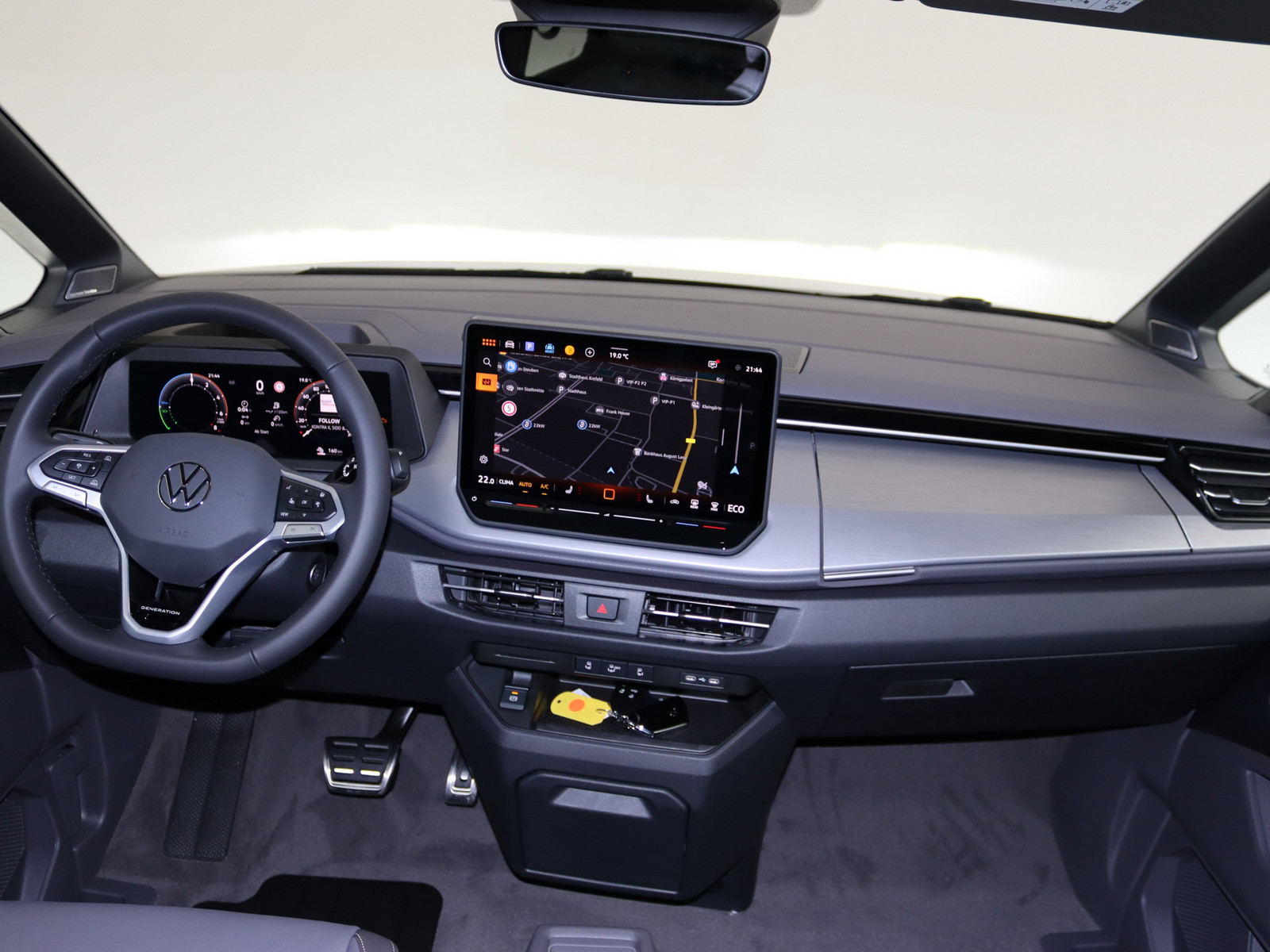 VW T7 Multivan Life 1,5 l 130 kW eHybrid VW T7 Multivan Life 1,5 l 130 kW eHybrid