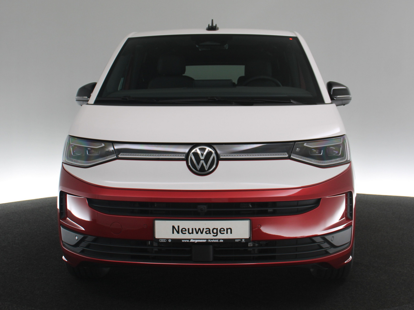 VW T7 Multivan Life 1,5 l 130 kW eHybrid VW T7 Multivan Life 1,5 l 130 kW eHybrid