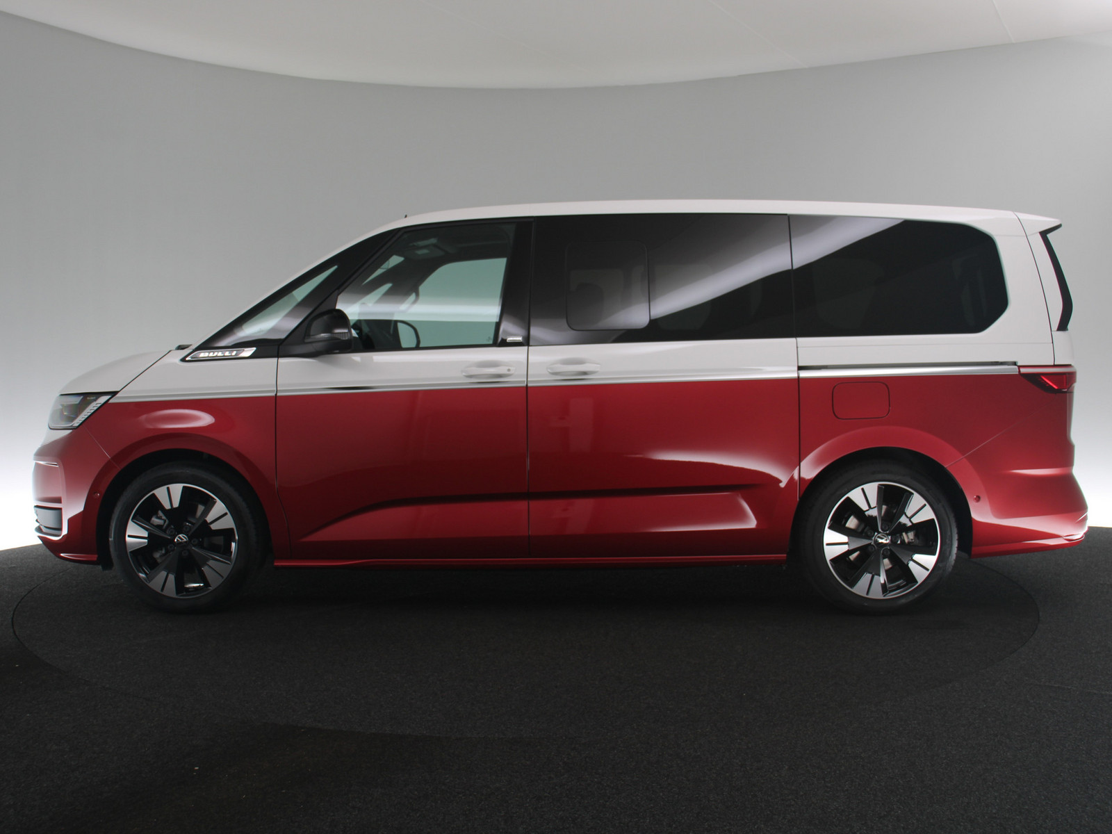 VW T7 Multivan Life 1,5 l 130 kW eHybrid VW T7 Multivan Life 1,5 l 130 kW eHybrid