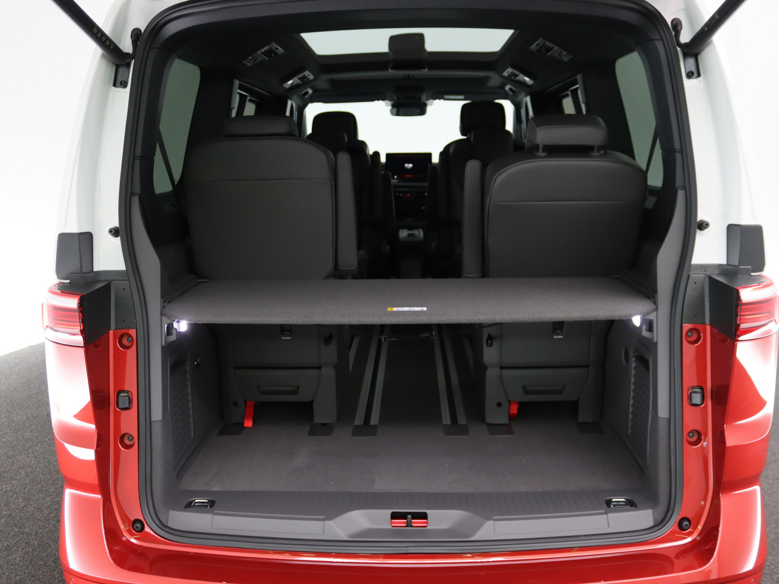 VW T7 Multivan Life 1,5 l 130 kW eHybrid VW T7 Multivan Life 1,5 l 130 kW eHybrid