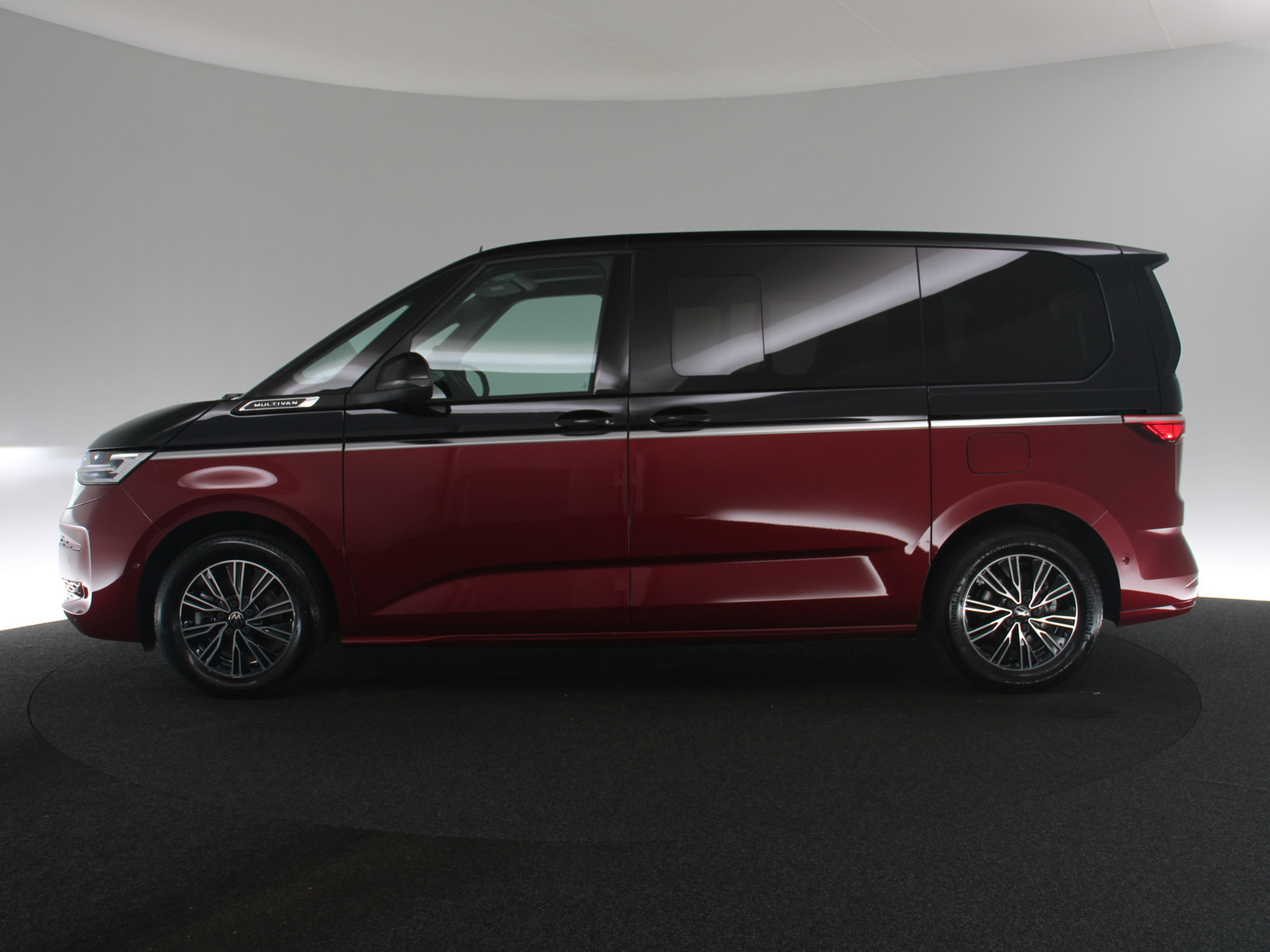 VW T7 Multivan 1.5 TSI eHybrid 4MOTION Style VW T7 Multivan 1.5 TSI eHybrid 4MOTION Style