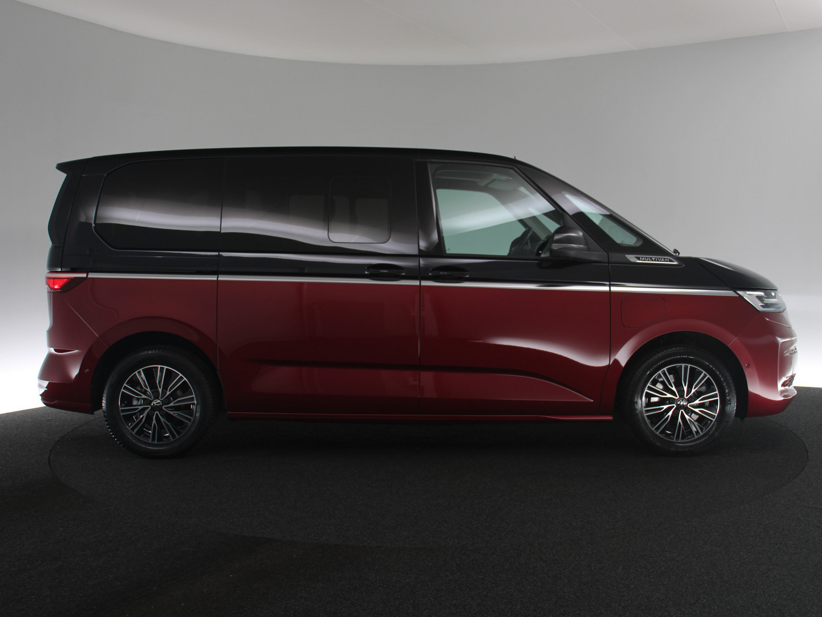 VW T7 Multivan 1.5 TSI eHybrid 4MOTION Style VW T7 Multivan 1.5 TSI eHybrid 4MOTION Style