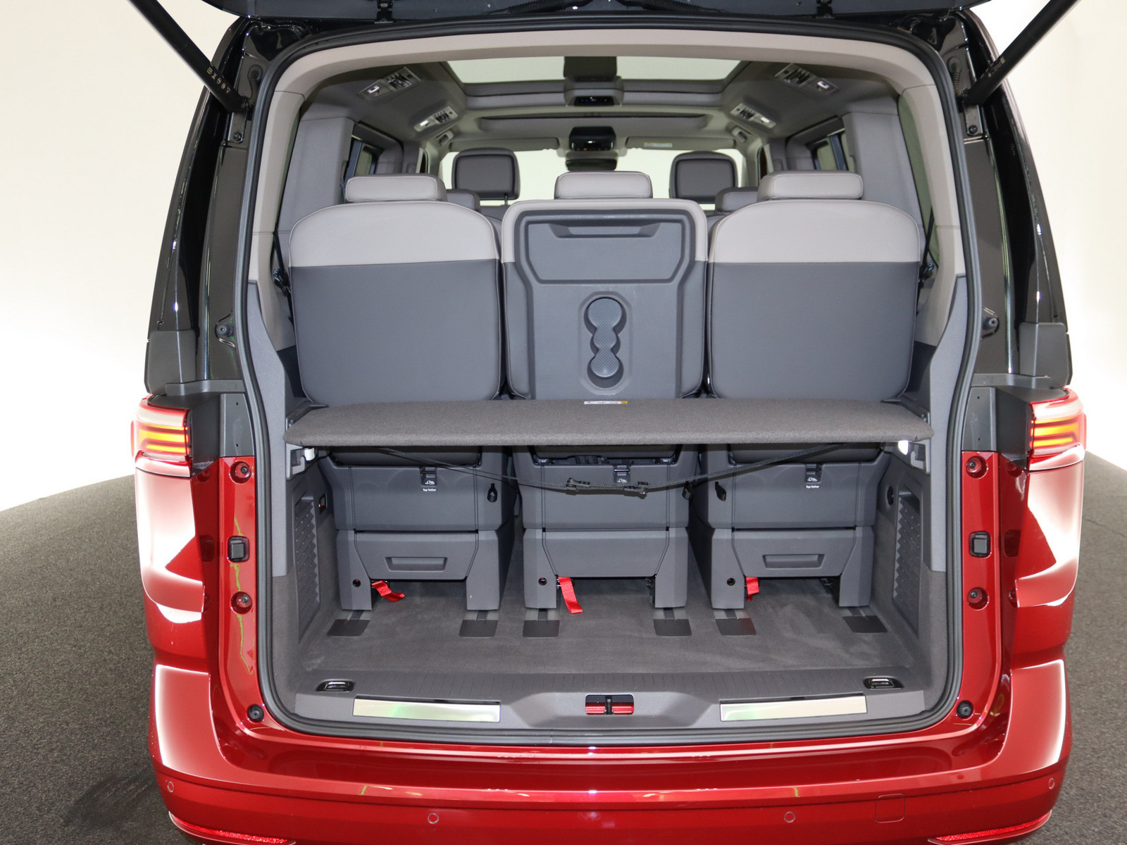VW T7 Multivan 1.5 TSI eHybrid 4MOTION Style VW T7 Multivan 1.5 TSI eHybrid 4MOTION Style