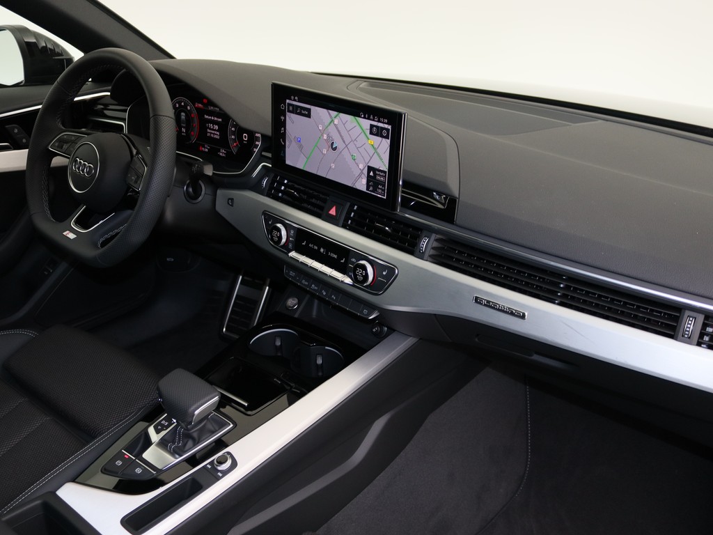 AUDI A4 Limousine 40 TFSI quattro S tronic S line competion, LED