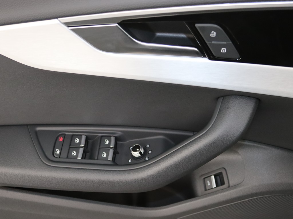 AUDI A4 Avant 35 TDI S tronic  S line LED virtual cockpit