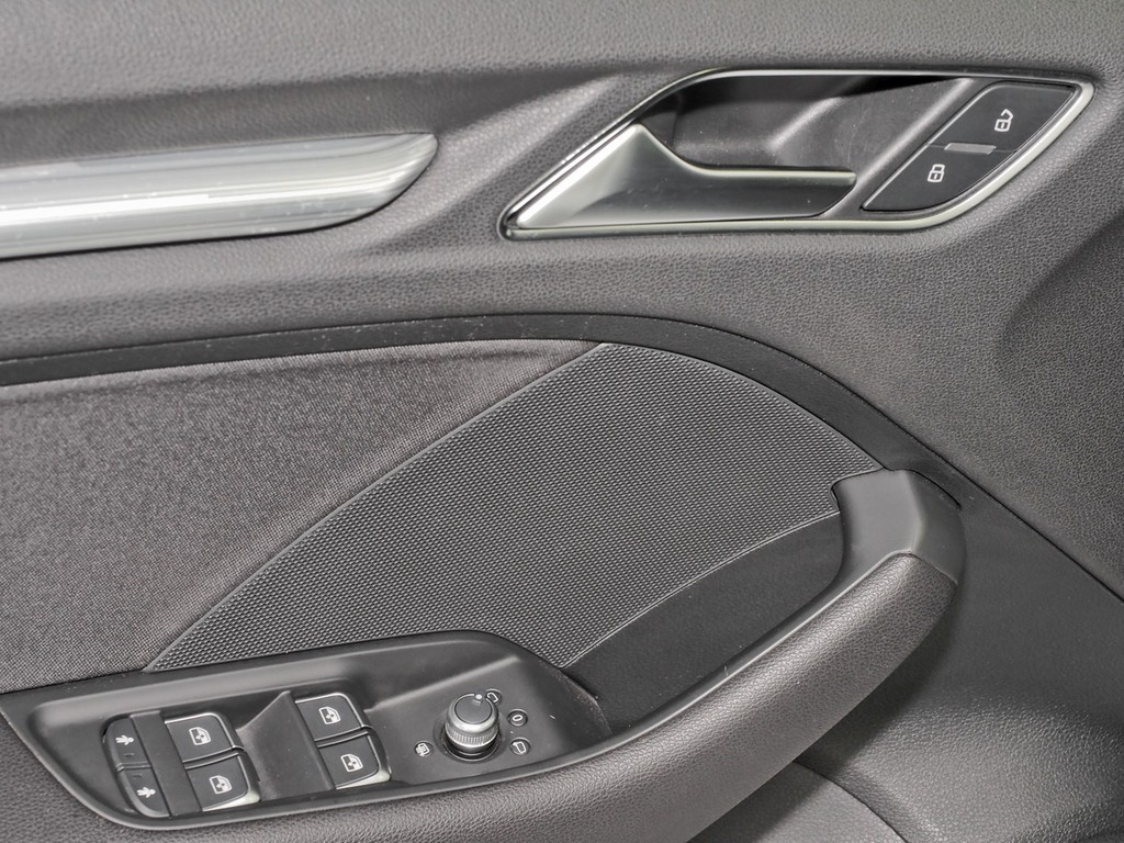 AUDI A3 Limousine 1.6 TDI sport 