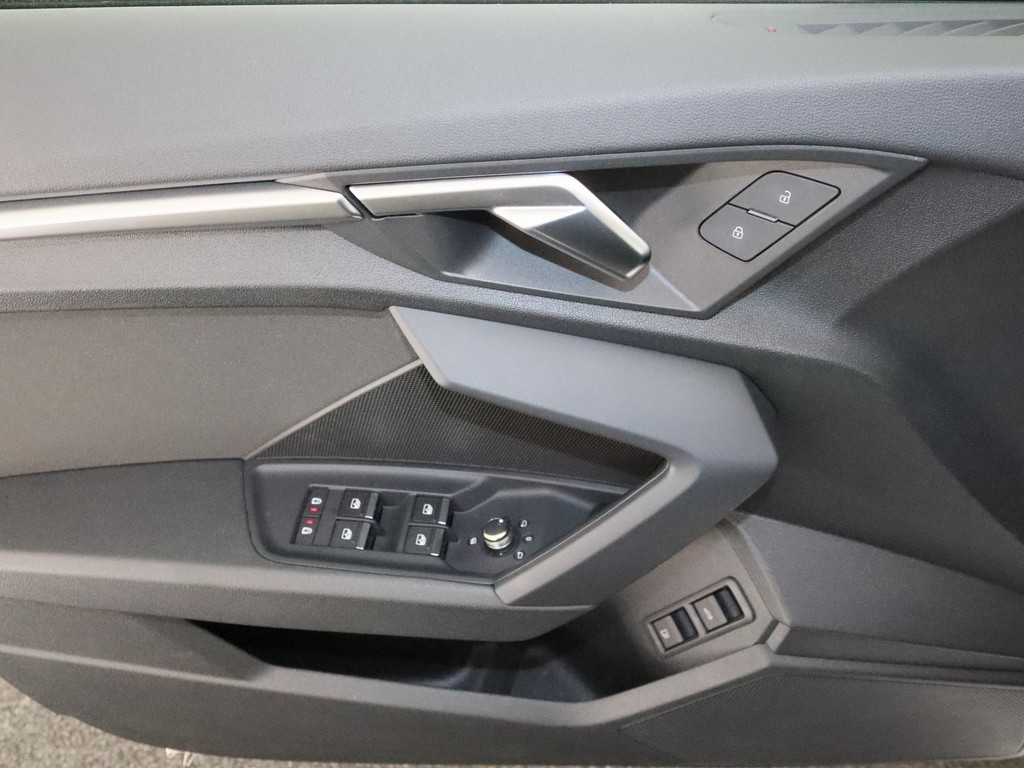 AUDI A3 Sportback 40 TFSI e S tronic advanced+Allwetter+LED+Sportsitze