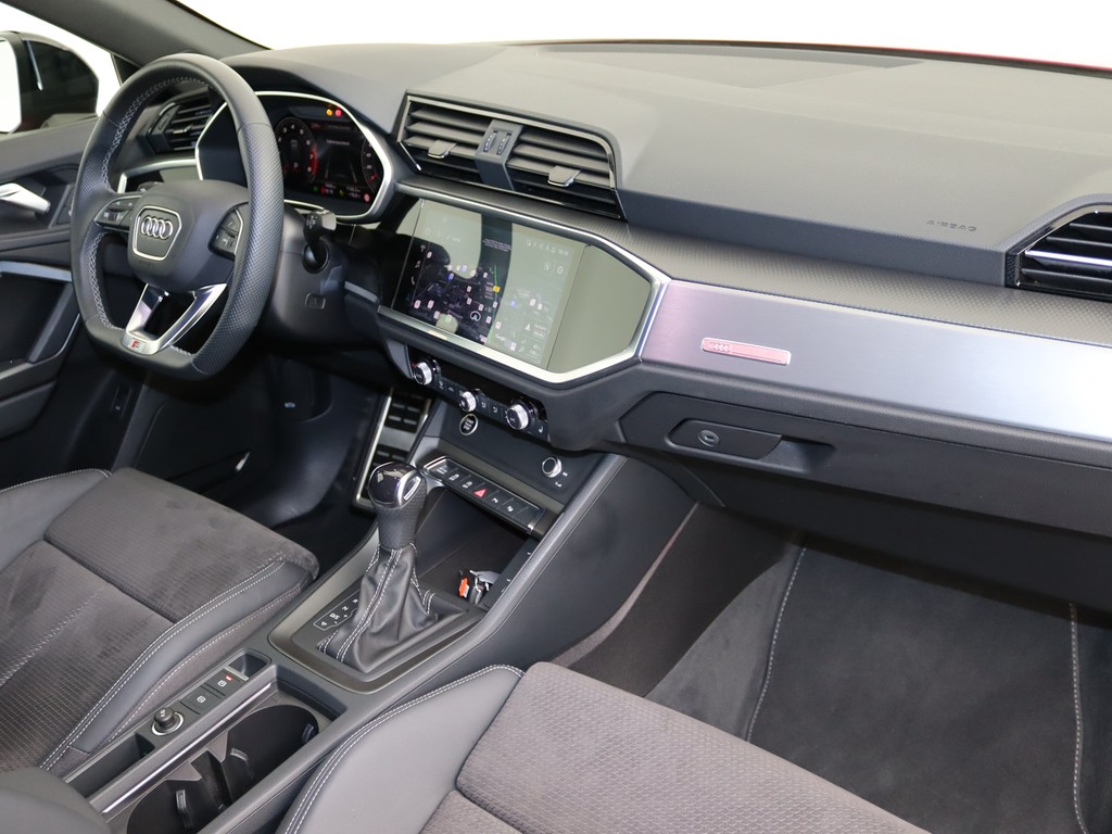 AUDI Q3 Sportback 35 TFSI S tronic S line Panorama LED MMI Navi plus