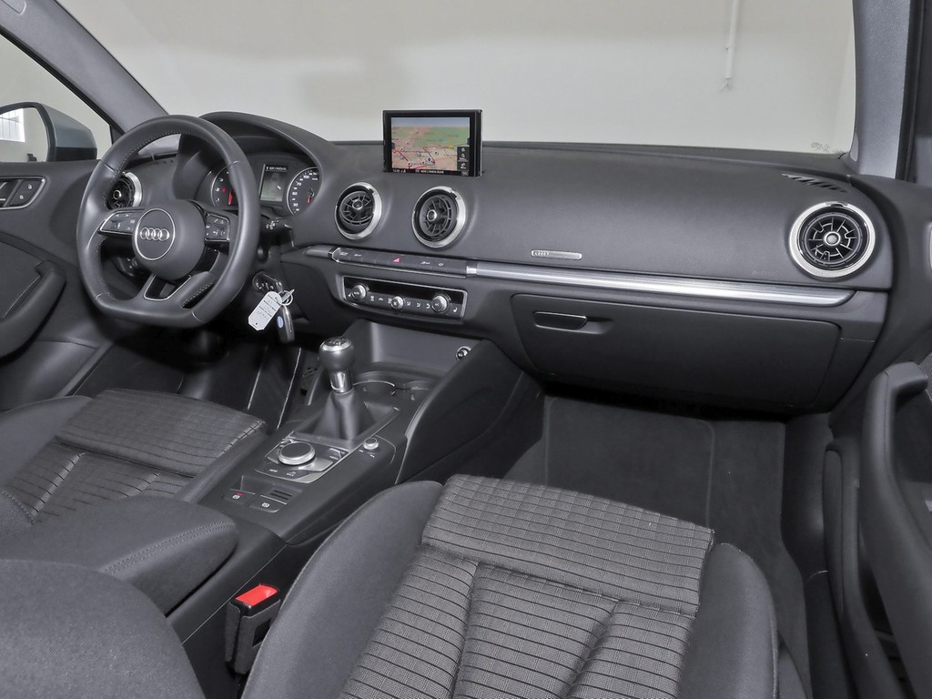 AUDI A3 Limousine 1.5 TFSI  sport MMI Navi Plus