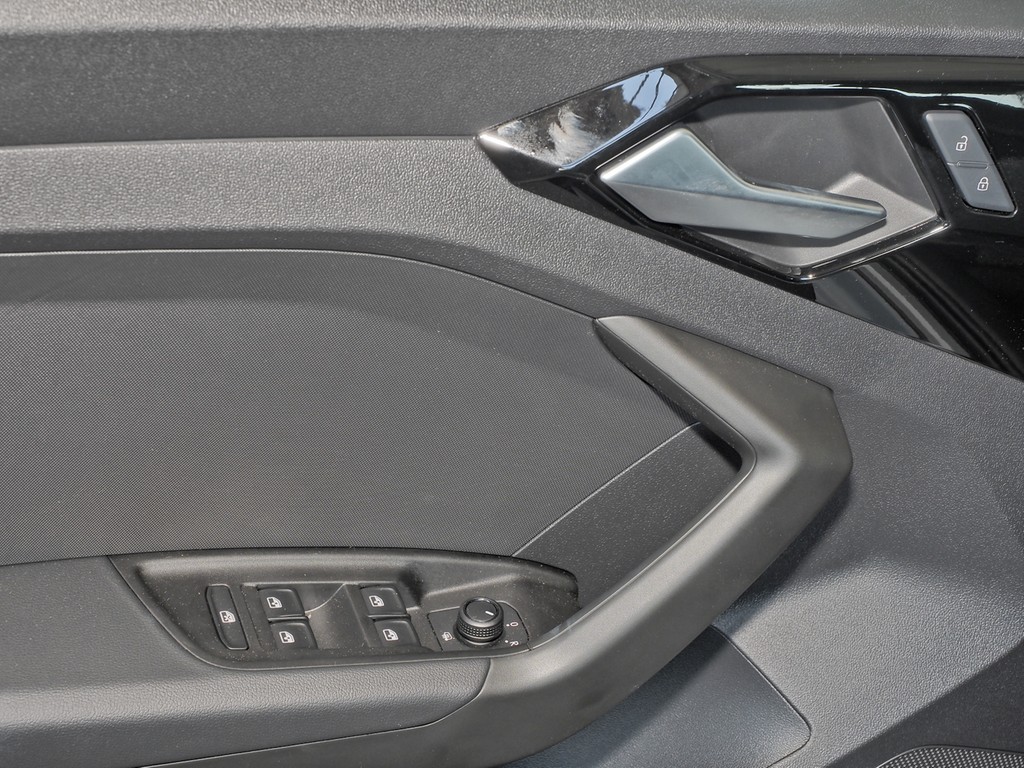 AUDI A1 Sportback 30 TFSI advanced Schaltgetriebe