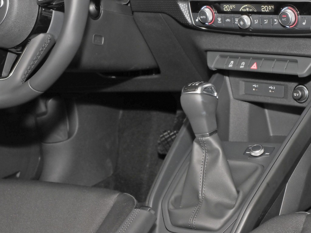 AUDI A1 Sportback 30 TFSI Schaltgetriebe LED