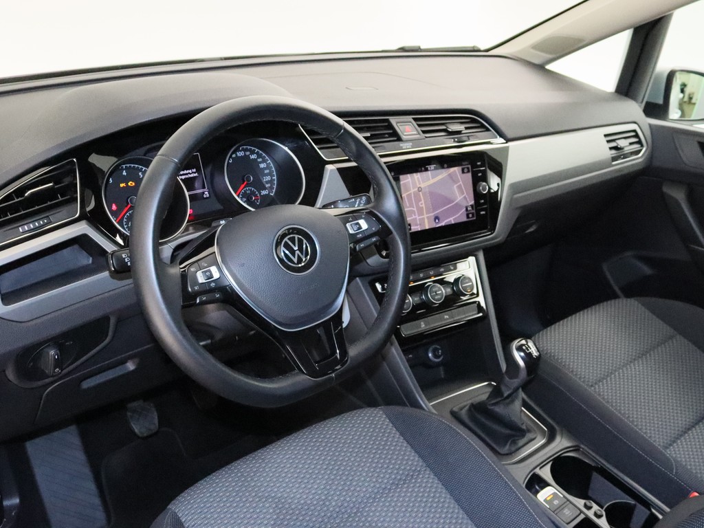 Volkswagen Touran 2.0 TDI R-line ACC LED 7 Sitzer Navi AHK Neuwagen mit  Rabatt