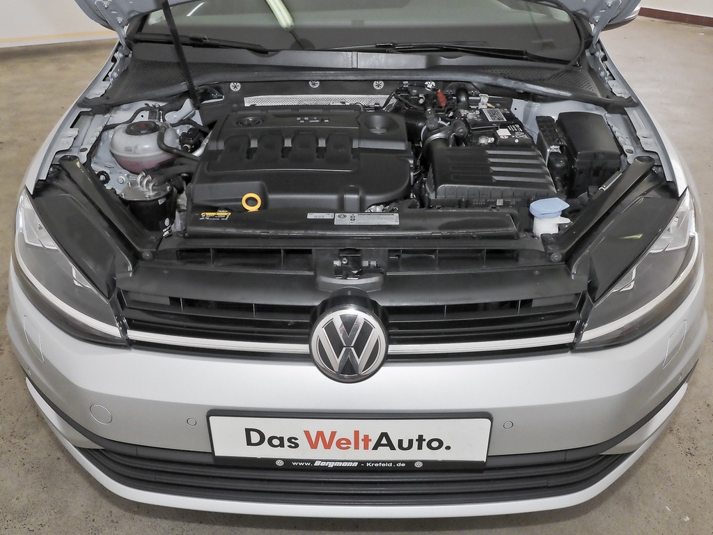 VW Golf VII 1.6TDI TRENDLINE, Navi+PDC+Sitzhzg.