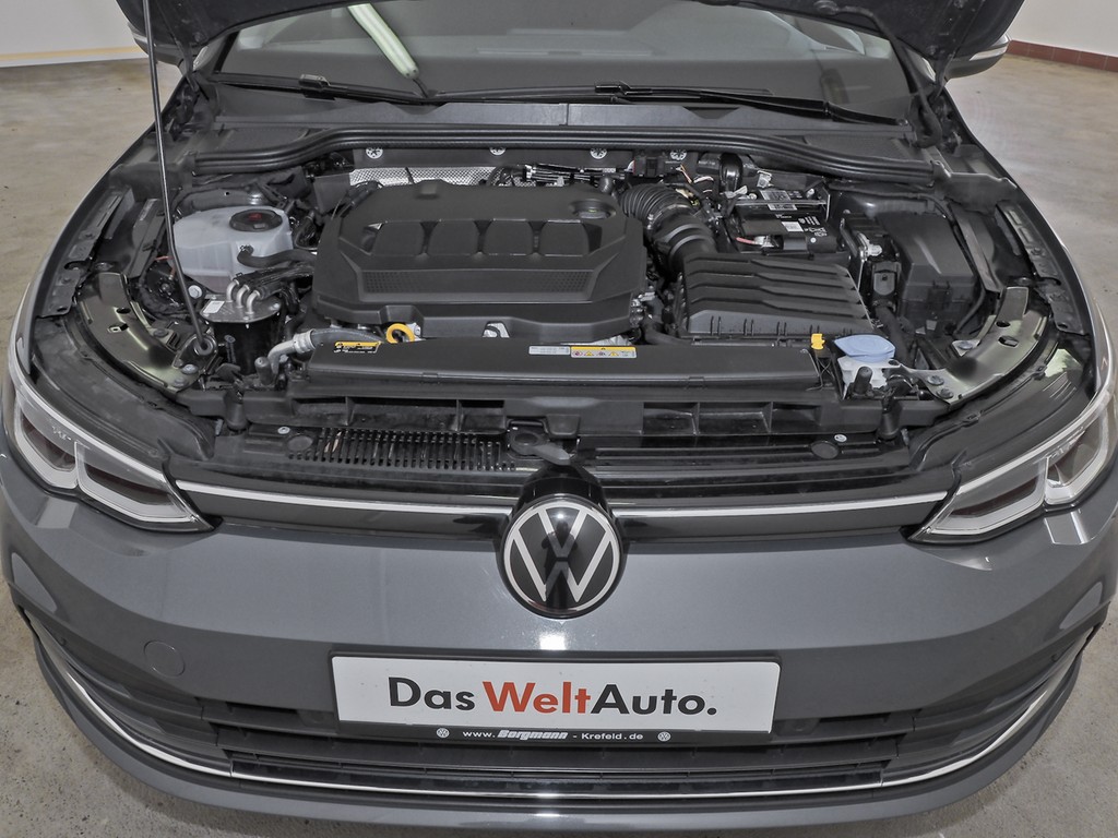 VW Golf VIII 2.0 TDI ACTIVE, LED,Navi,AHK,PDC