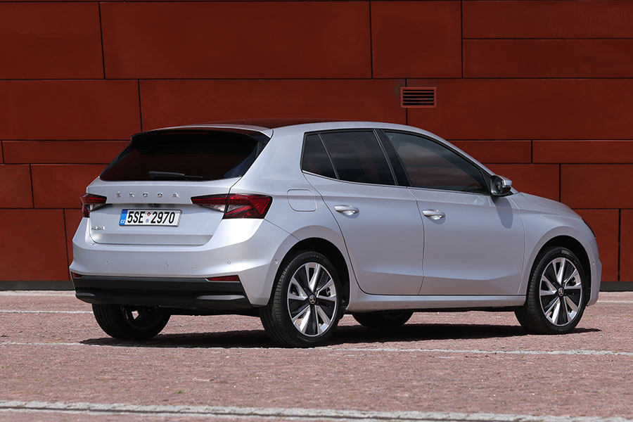 Der neue Skoda Fabia von hinten Der neue Skoda Fabia von hinten