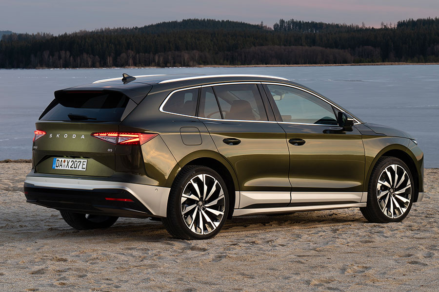 Der neue Skoda Enyaq von hinten bei Autohaus Borgmann Der neue Skoda Enyaq von hinten bei Autohaus Borgmann