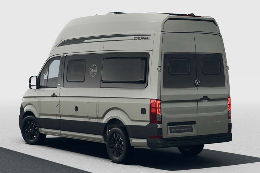 Der VW Grand California Dune 600 von hinten