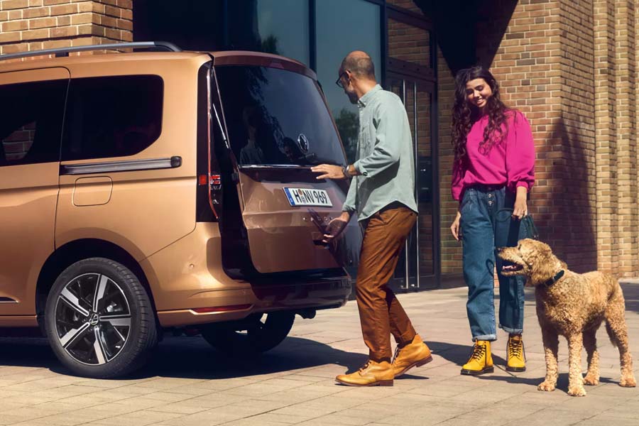 Der VW Caddy 5-Sitzer von hinten