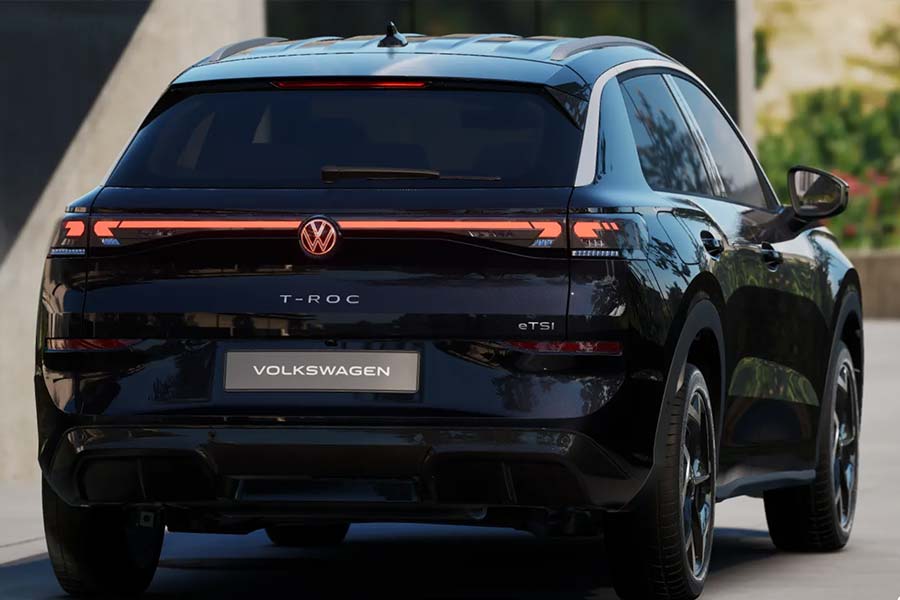 Der neue VW T-Roc R-Line in Schwarz von hinten